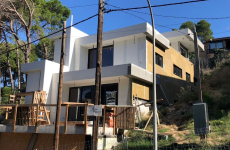 casa en construcción en Begur