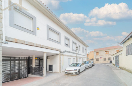 Dúplex en venta en calle Alto los Leones, 26