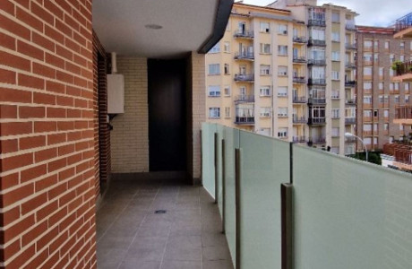 Piso en venta en calle Merindad de Sangüesa, 2