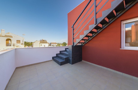 Chalet adosado en venta en calle San Miguel, 9