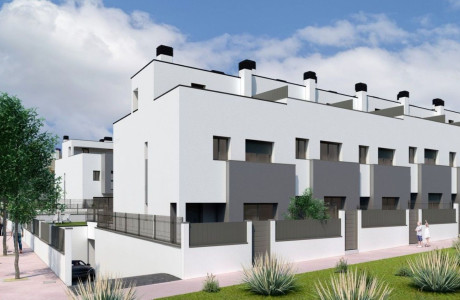 Chalet adosado en venta en avenida Lluis Companys i Jover, 15