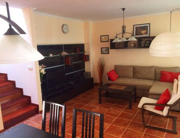 Chalet adosado en venta en calle El Cano, 13