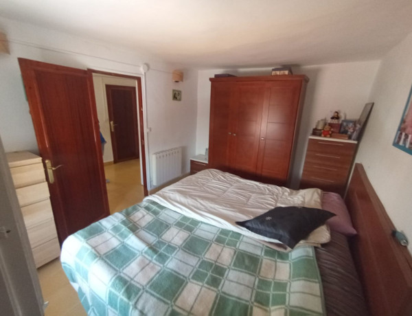 Chalet adosado en venta en Novés