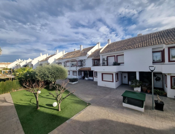 Chalet adosado en venta en avenida Conrado Albaladejo