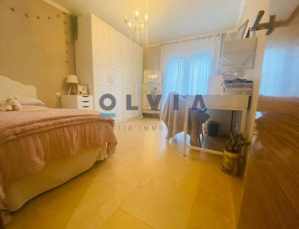 Chalet adosado en venta en Eixample - Can Bogunya