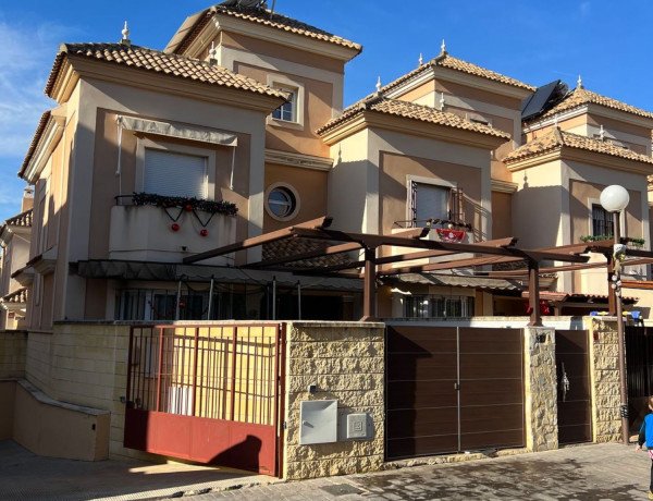 Chalet adosado en venta en pasaje Cardenio