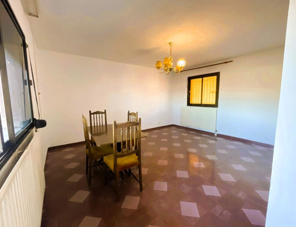 Chalet adosado en venta en calle cabra