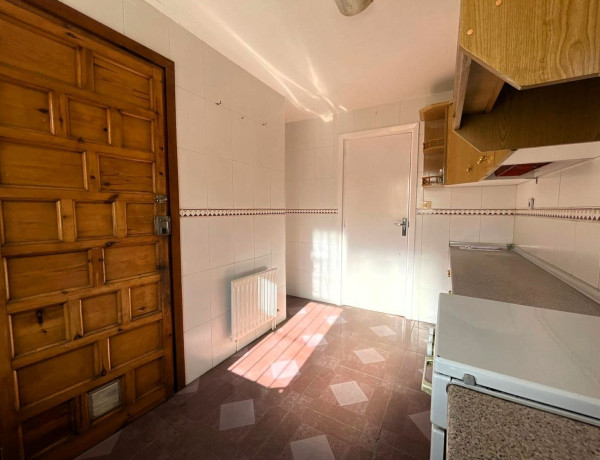 Chalet adosado en venta en calle cabra