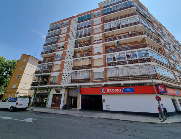 Piso en venta en calle Menéndez Pidal, 32