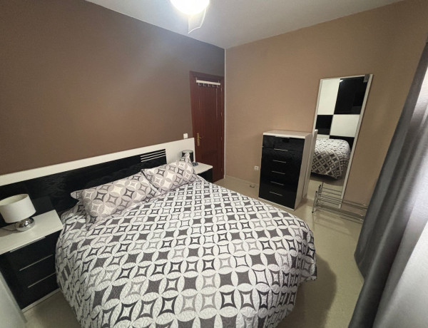 Chalet adosado en venta en Loja