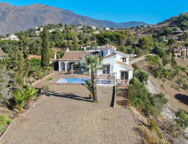 Finca rústica en venta en Altos de Estepona