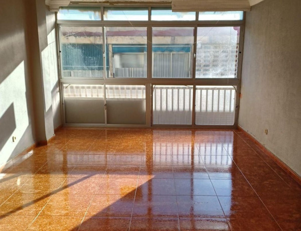 Piso en venta en calle Aguilar y Cano