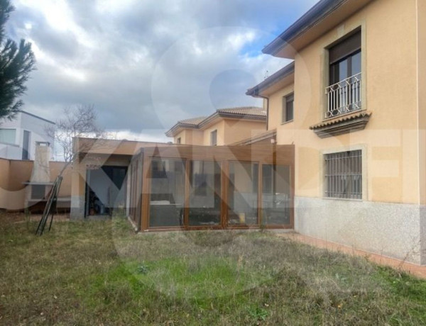 Chalet pareado en venta en Villamayor