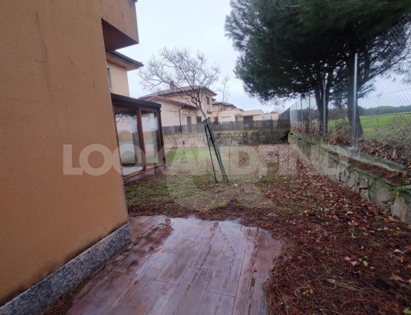 Chalet pareado en venta en Villamayor