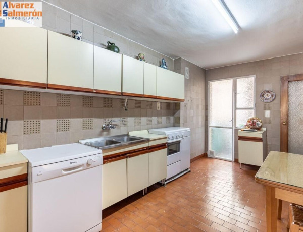 Piso en venta en calle Alminares del Genil