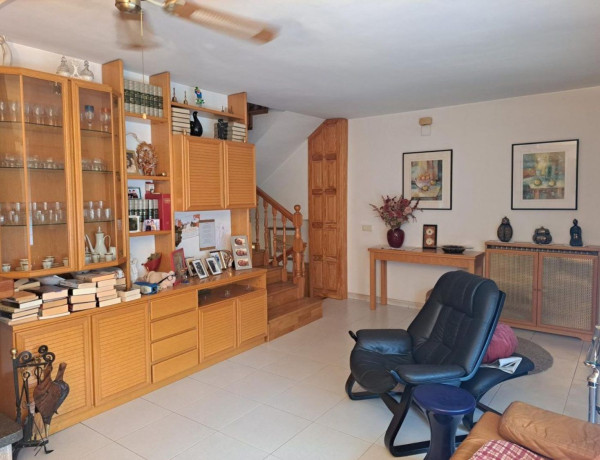 Chalet adosado en venta en calle d'Avinyonet, 4