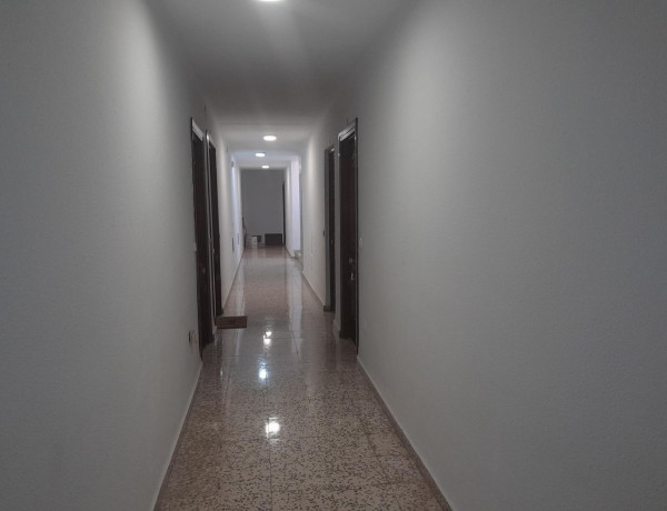 Piso en venta en calle Aguilar y Cano, 5