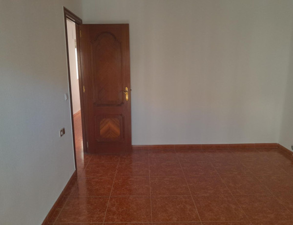 Piso en venta en calle Aguilar y Cano, 5