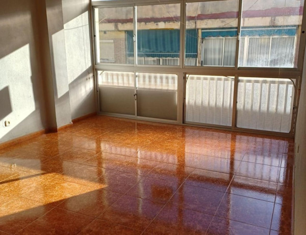 Piso en venta en calle Aguilar y Cano