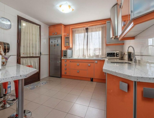 Piso en venta en calle Cádiar, 4