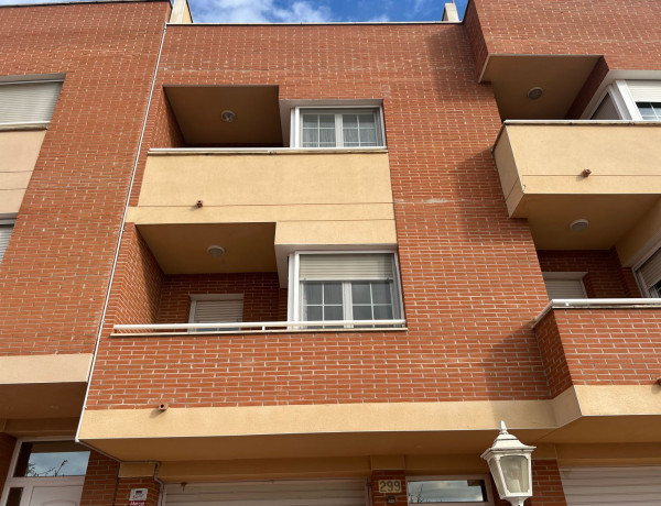 Chalet pareado en venta en calle Lluís Companys, 299