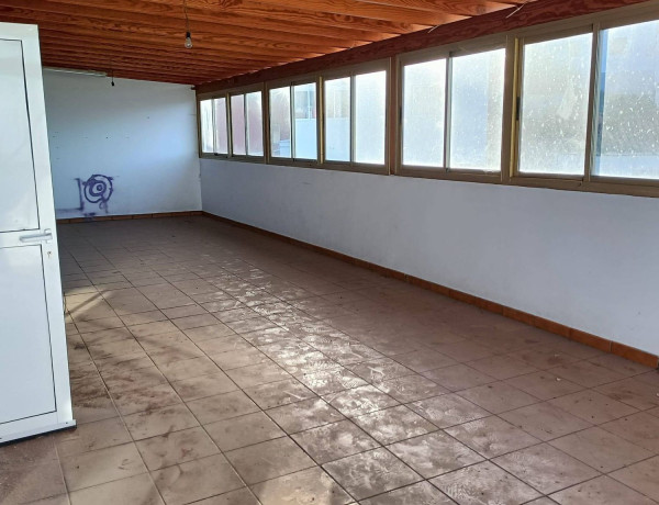 Chalet adosado en venta en Los Castillos-Los Portales-Visvique