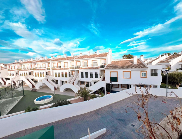 Chalet adosado en venta en Alicante Golf