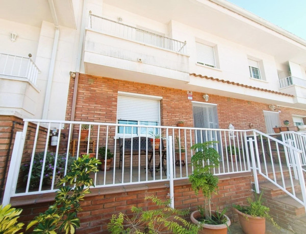 Chalet adosado en venta en plaza Ricardo Lozano