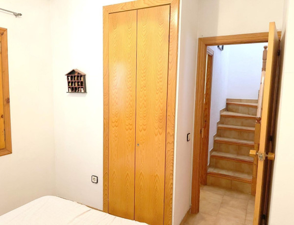 Chalet adosado en venta en calle Pescador, 15