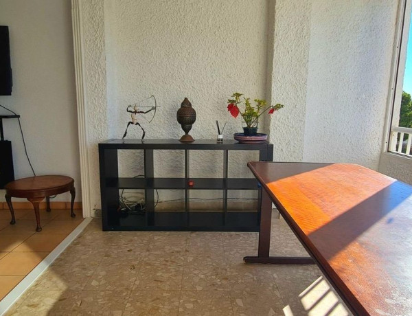 Piso en venta en Adelfas