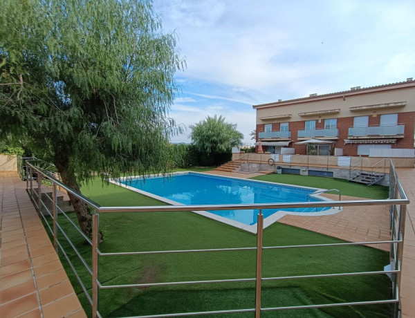 Chalet adosado en venta en Pla de Sant Pere-Les Salines