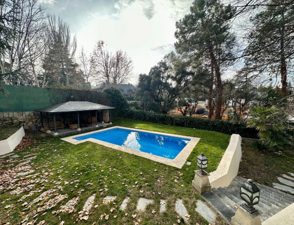 Casa o chalet independiente en venta en camino La Moraleja s/n