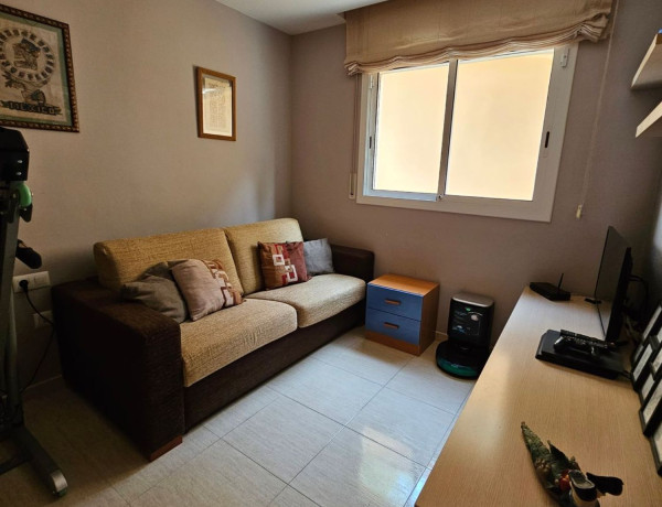 Chalet pareado en venta en calle Mirador de Barà, 11