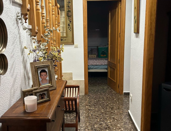 Chalet adosado en venta en calle Tomás Preciado, 8