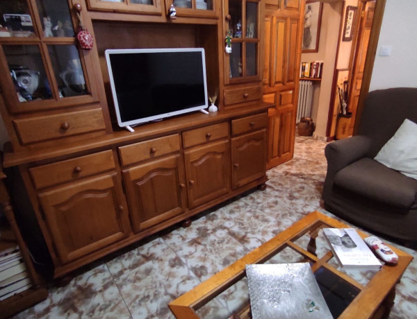 Chalet adosado en venta en calle Albacete