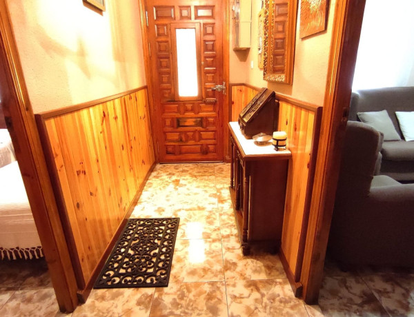 Chalet adosado en venta en calle Albacete