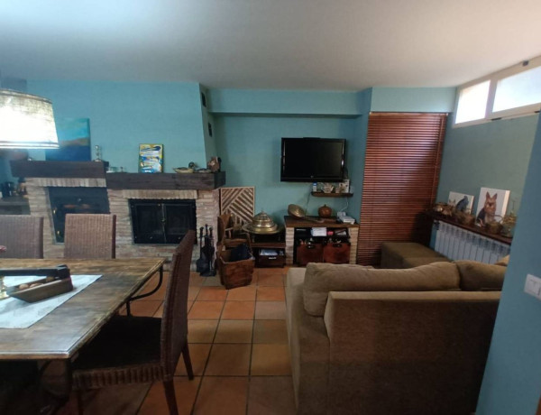 Casa o chalet independiente en venta en calle los Almendros