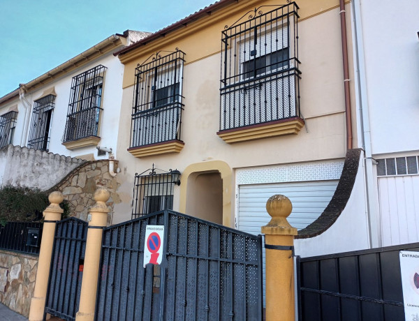 Chalet adosado en venta en calle Paula Montal