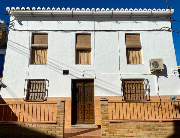 Chalet adosado en venta en Alora