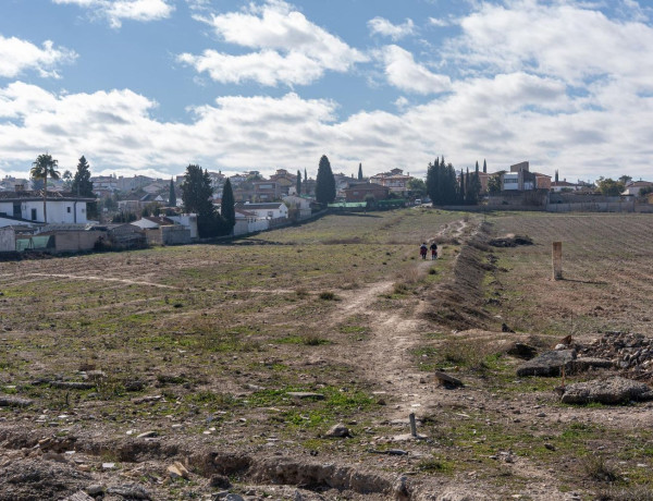 Terreno en venta en calle Geraneo