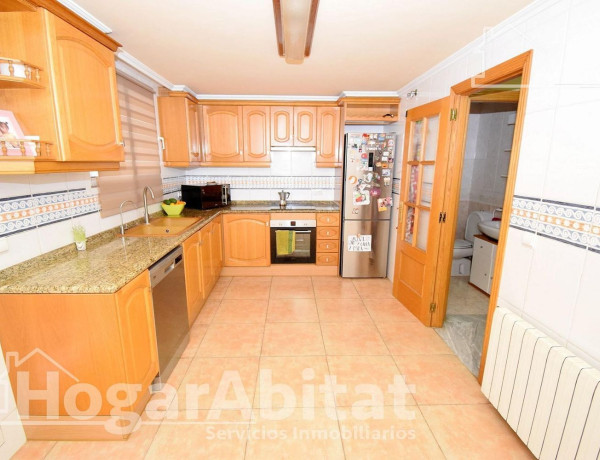 Chalet adosado en venta en Onda