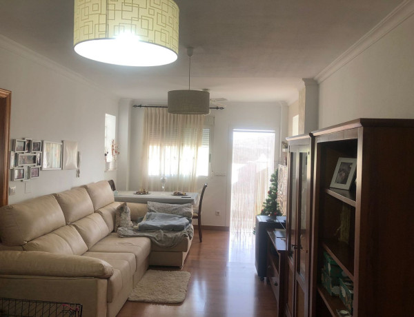 Chalet adosado en venta en calle Barcelona, 57