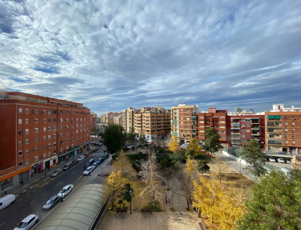 Piso en venta en plaza Nou Moles