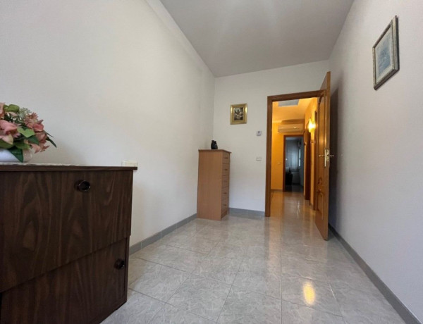 Chalet adosado en venta en calle de Pere Bosch i Gimpera