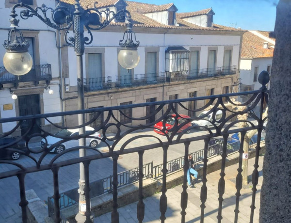 Edificio residencial en venta en calle Mayor de Pardiñas