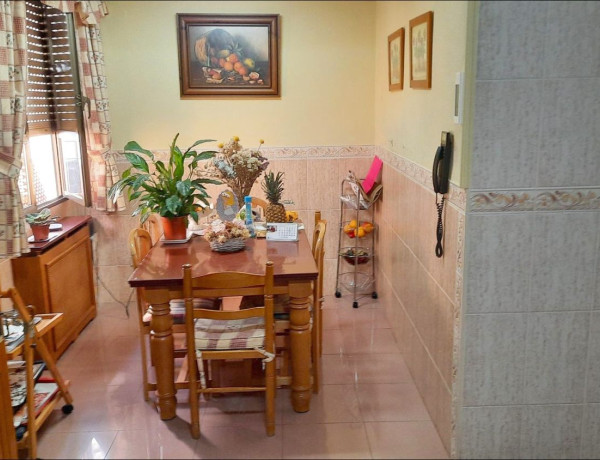 Chalet adosado en venta en calle Cristo