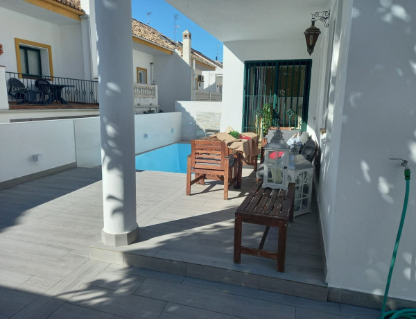 Chalet pareado en venta en calle Serbal