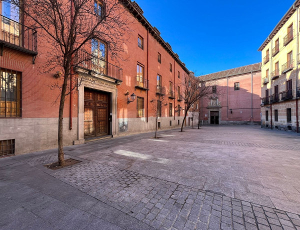 Alquiler de Piso en plaza del Conde de Miranda, 1