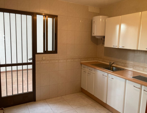 Piso en venta en calle Basilio Montalvo, 12