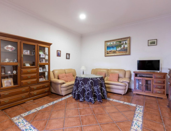 Casa o chalet independiente en venta en carmenes de gadeo